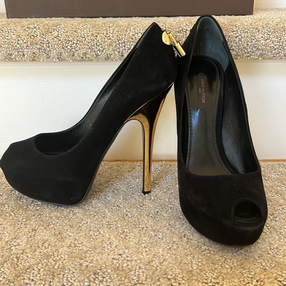 Louis Vuitton Black Suede Platform Heel with Key/Lock - Picture 8 of 8